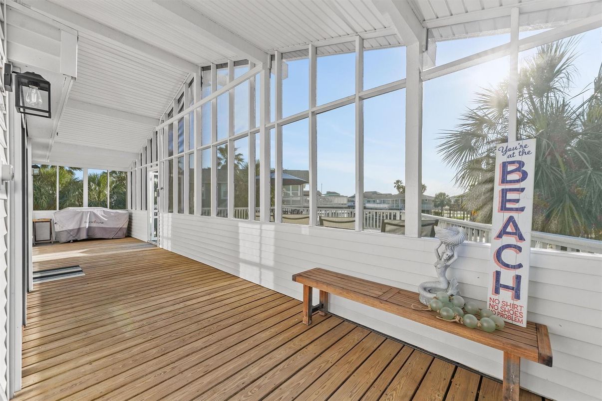 Interior, Sun Room, Water, Wood Texture Flooring