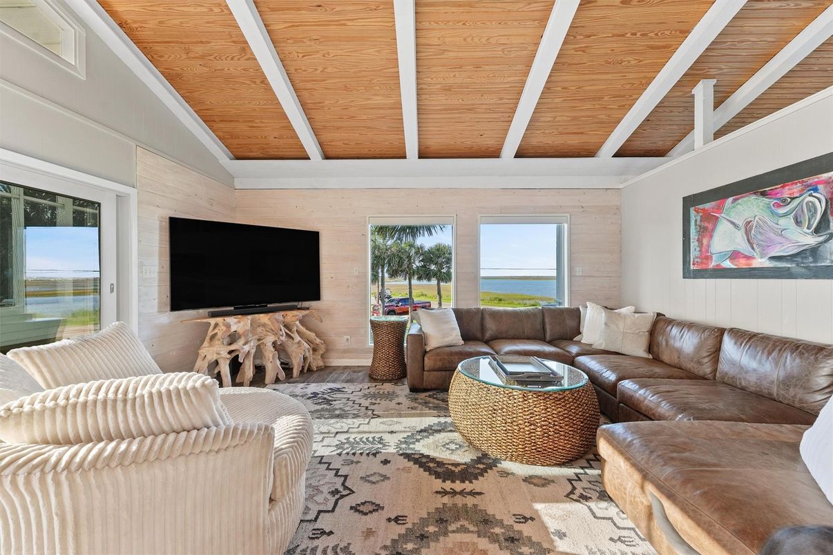 Interior, Living room, Water, Wooden Ceilings