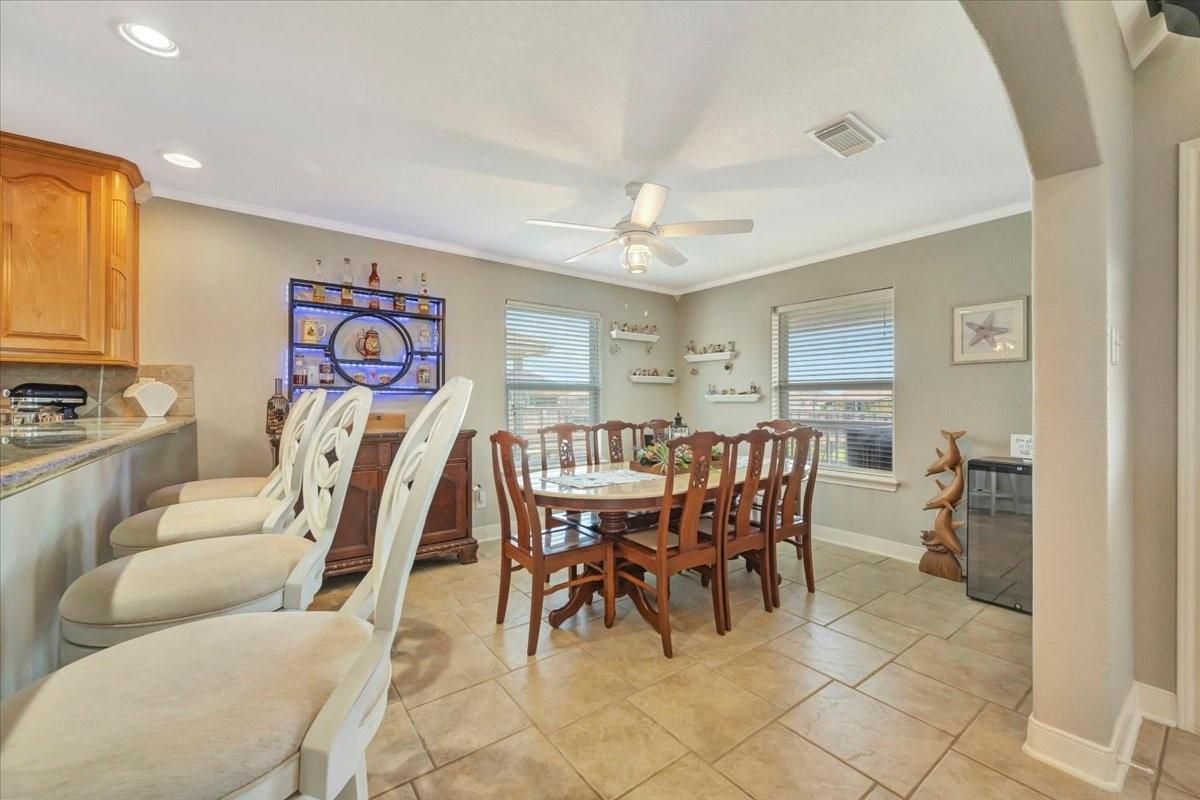 Dining room, Interior, Recessed Lighting