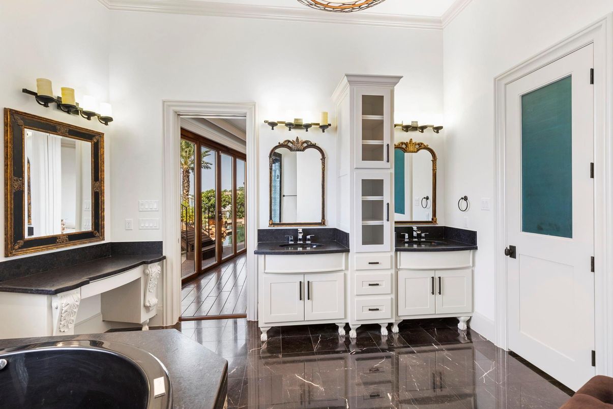 Bathroom, Dual Sink Vanities, Interior, Wood Texture Flooring