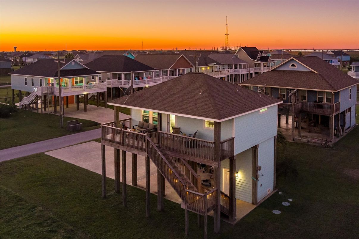 Exterior, Drone