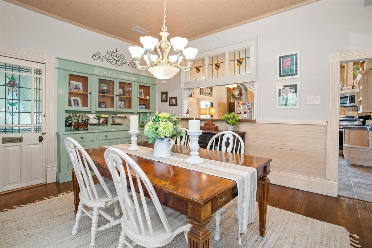 Chandelier, Dining room, Interior, Wood Texture Flooring
