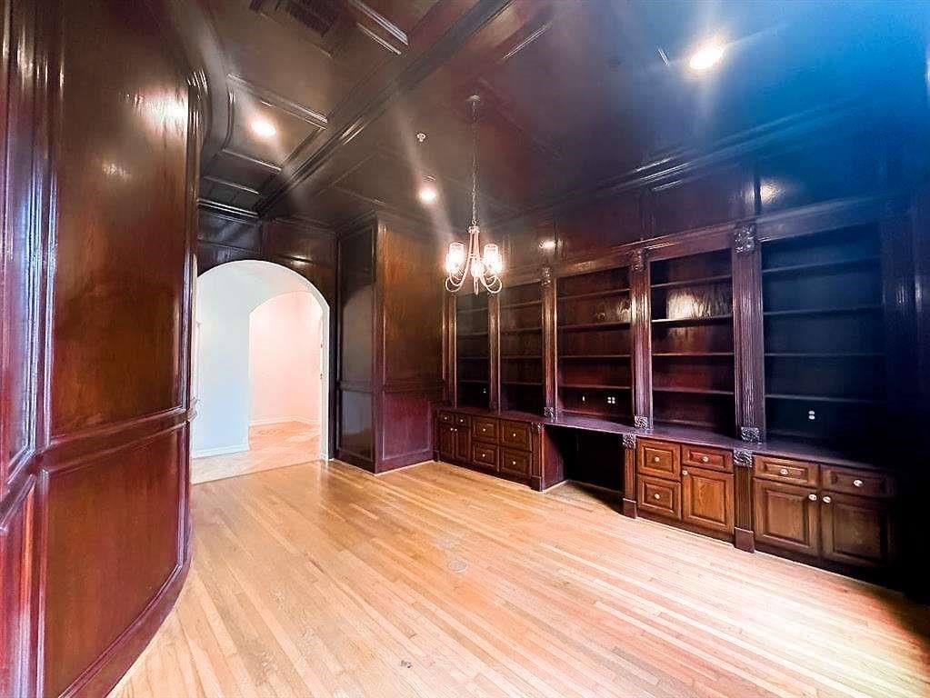Interior, Pendant Lights, Recessed Lighting, Wood Texture Flooring, Wooden Walls