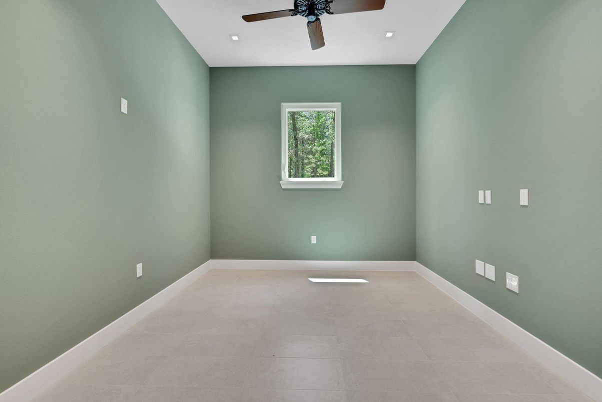 Empty room, Interior, Recessed Lighting