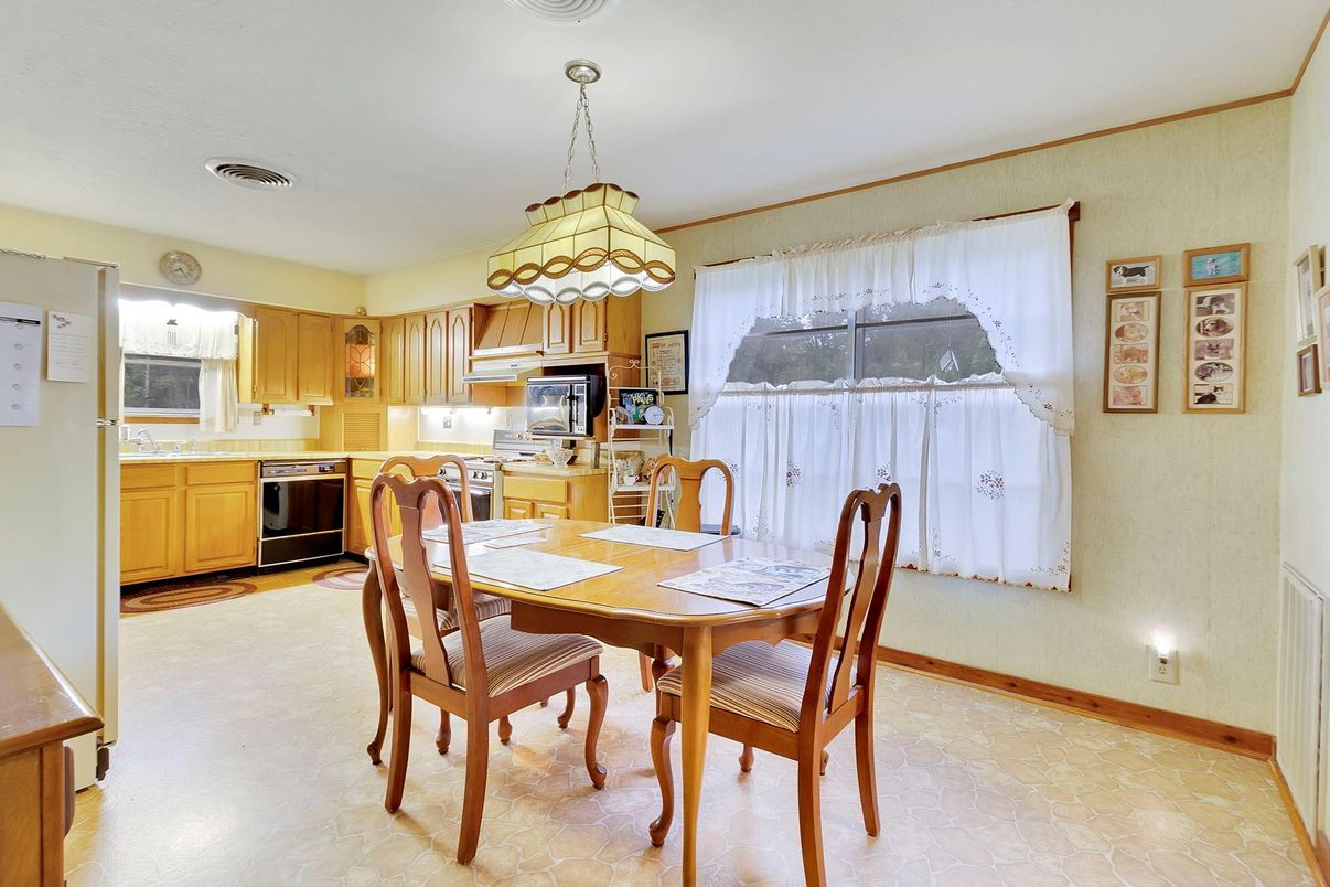 Dining room, Interior, Kitchen, Stainless Steel Appliances