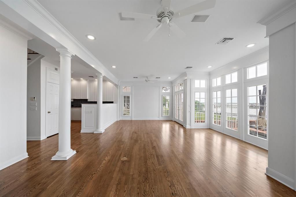 Empty room, Interior, Recessed Lighting, Wood Texture Flooring