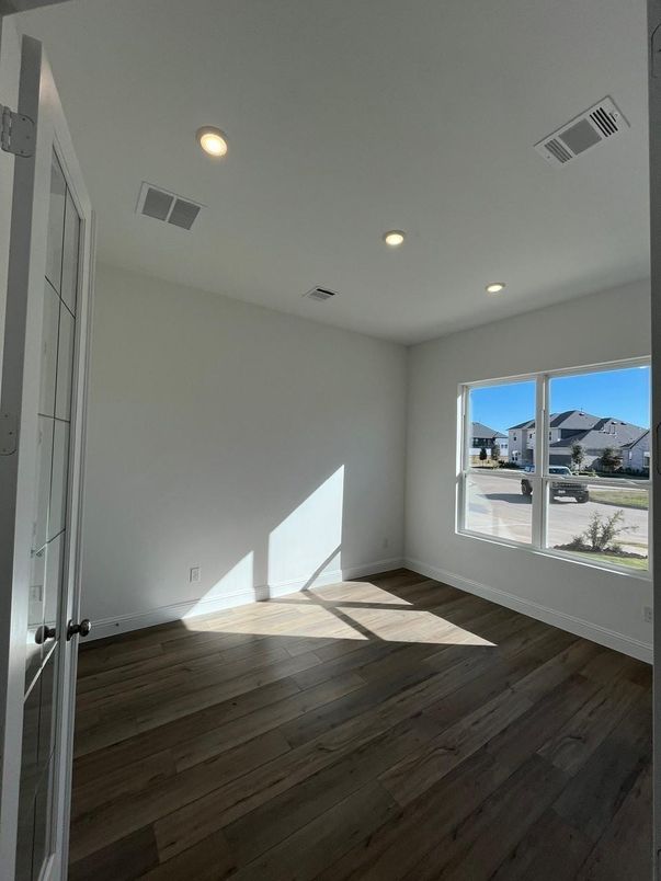Empty room, Interior, Recessed Lighting, Water, Wood Texture Flooring
