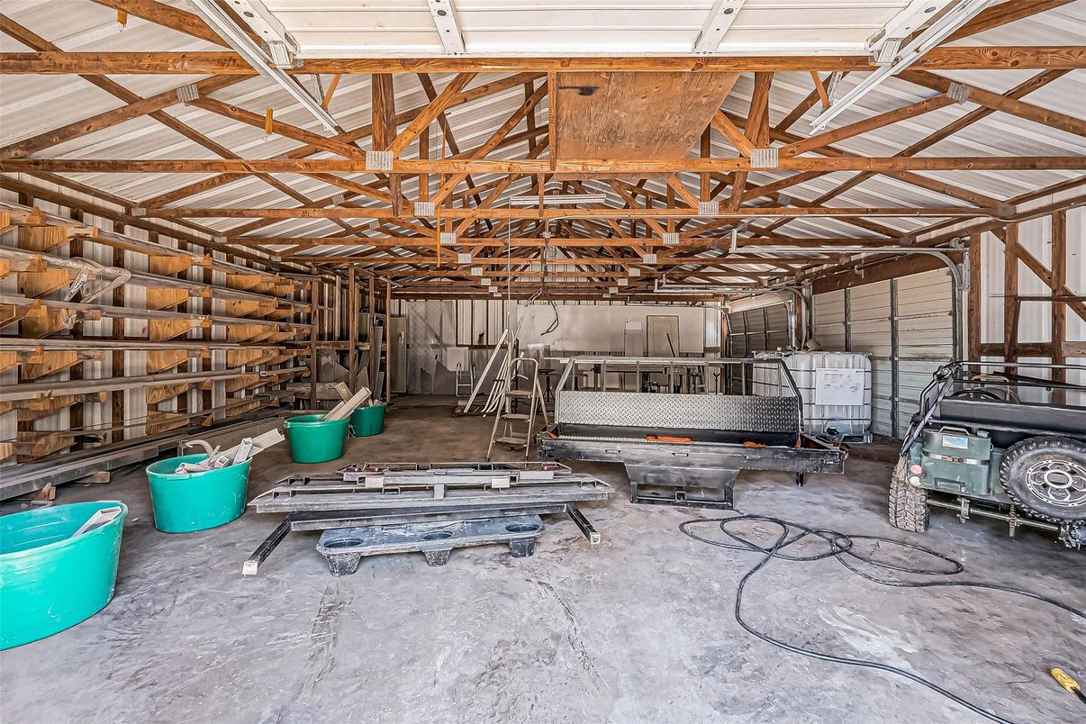 Garage, Interior, Wooden Beams