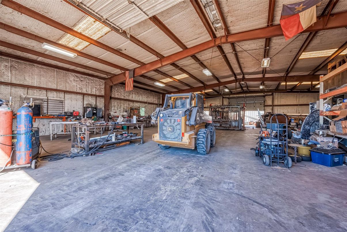 Garage, Interior