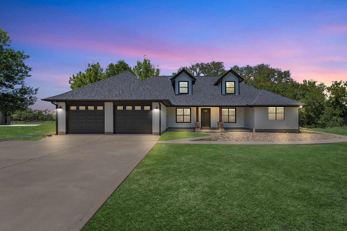 Attached, Backyard, Exterior, Facade, Farmhouse