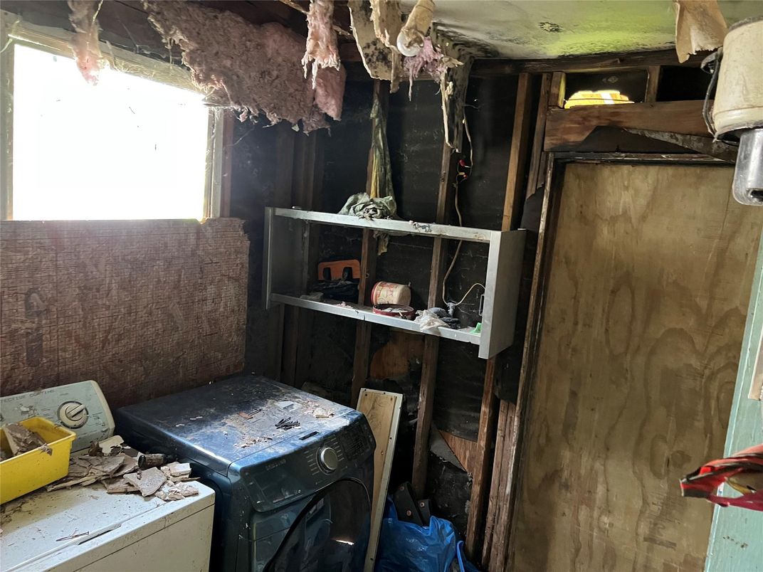 Interior, Washer