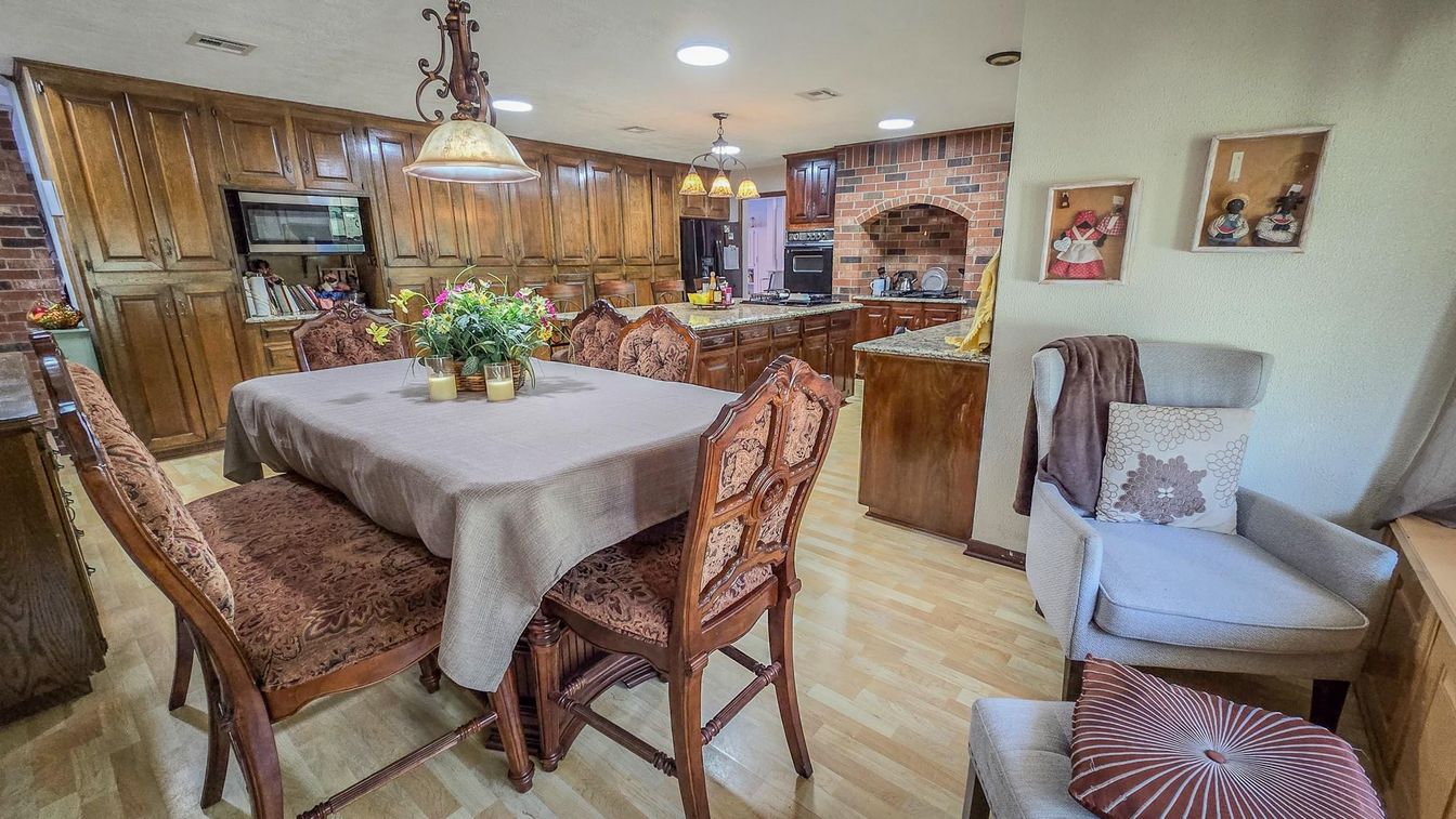 Dining room, Interior, Kitchen, Pendant Lights, Recessed Lighting, Stone Walls, Wood Texture Flooring