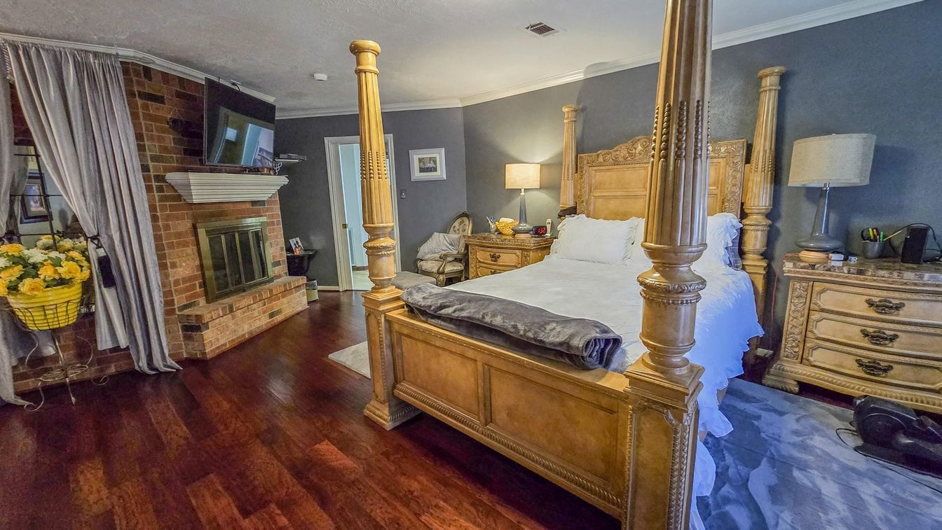 Bedroom, Fireplace, Interior, Wood Texture Flooring