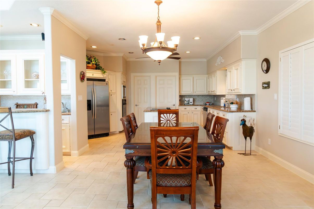 Chandelier, Dining room, Interior, Kitchen, Recessed Lighting