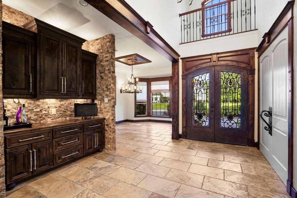Chandelier, Interior, Pendant Lights