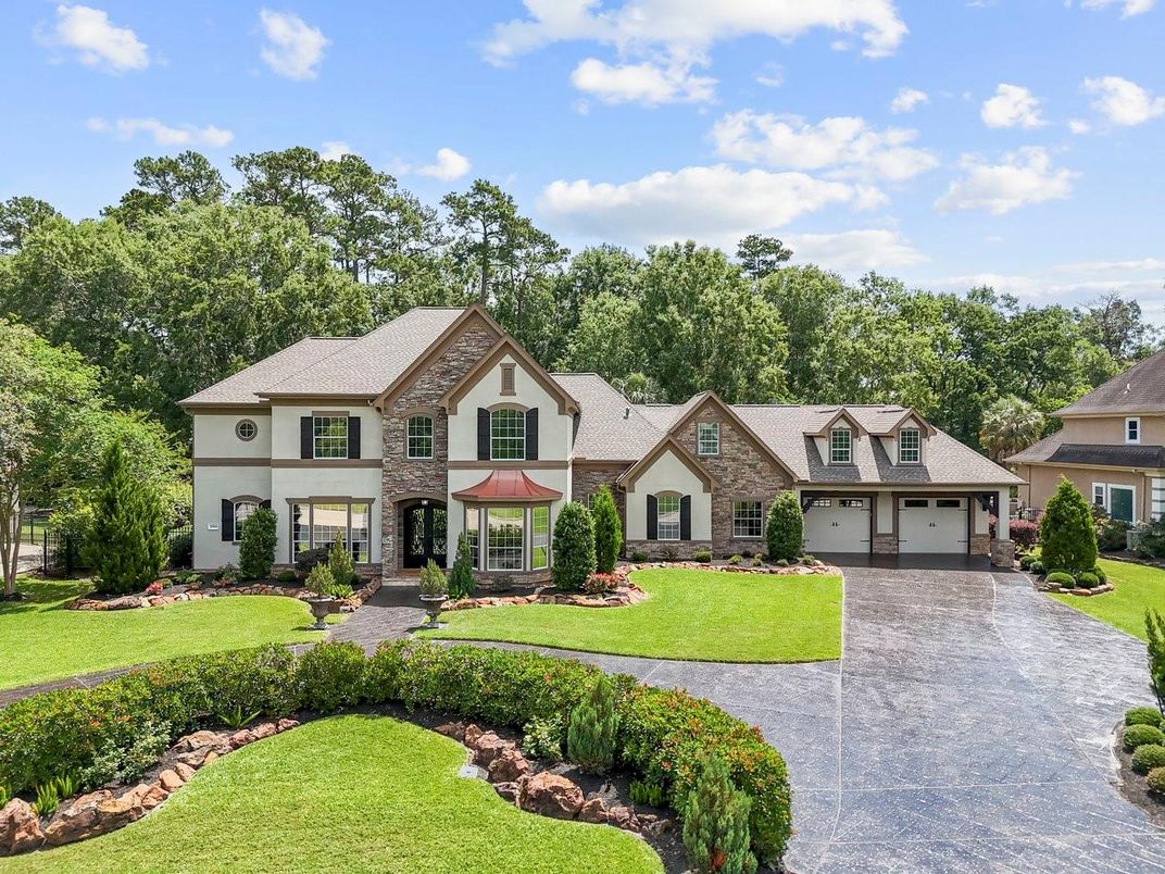 Attached, Backyard, Exterior, Facade, French Provincial