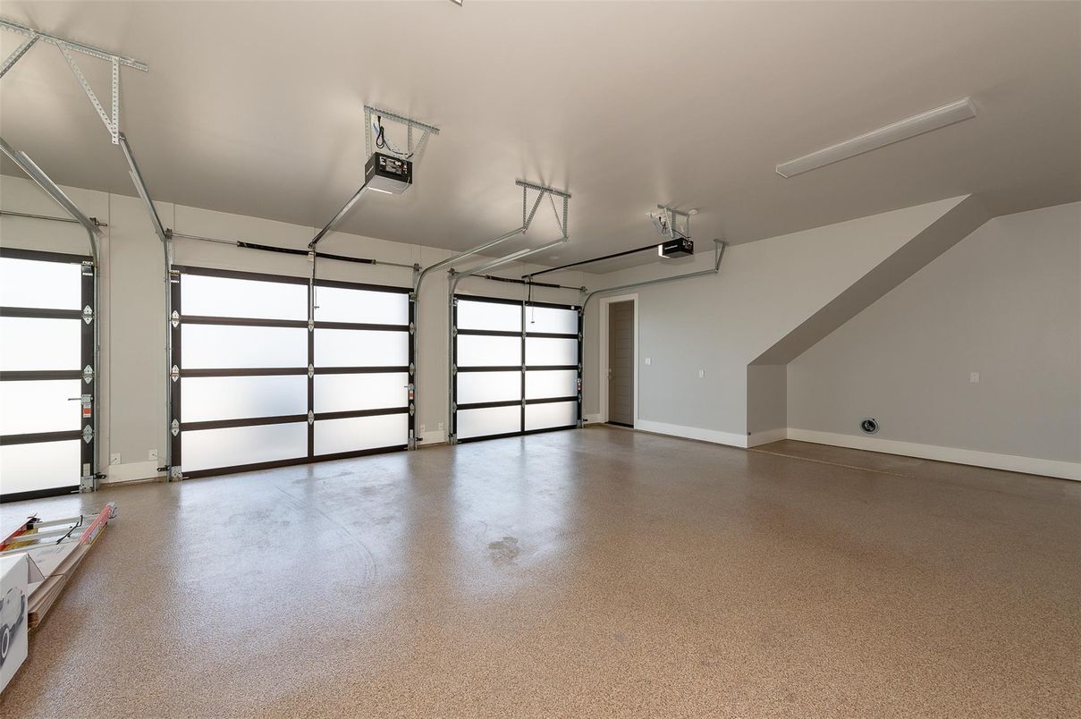 Garage, Interior