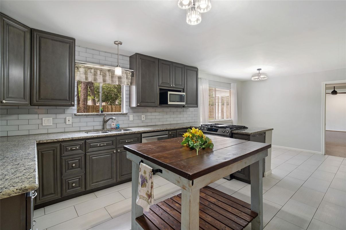 Interior, Kitchen, Pendant Lights