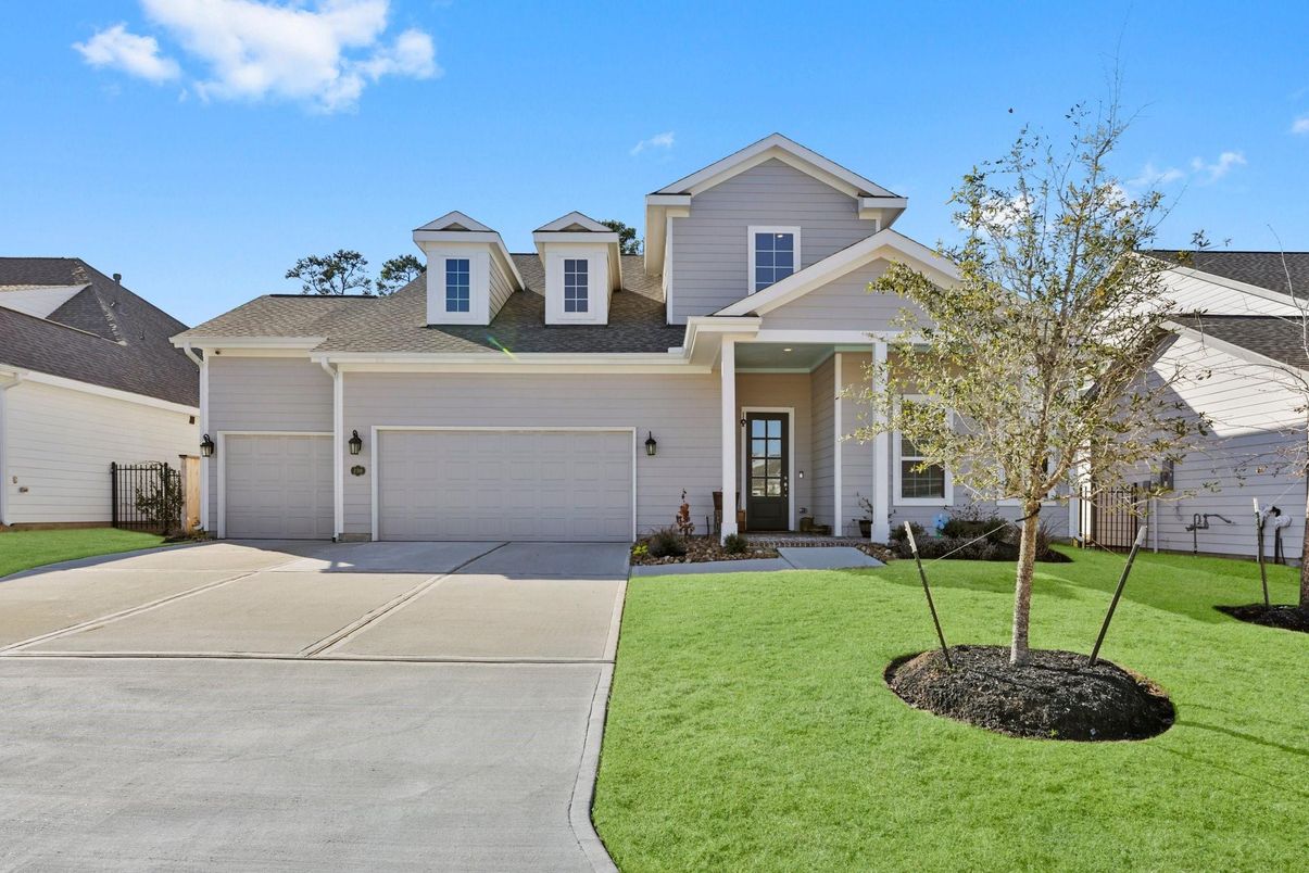 Attached, Exterior, Facade, American Craftsman