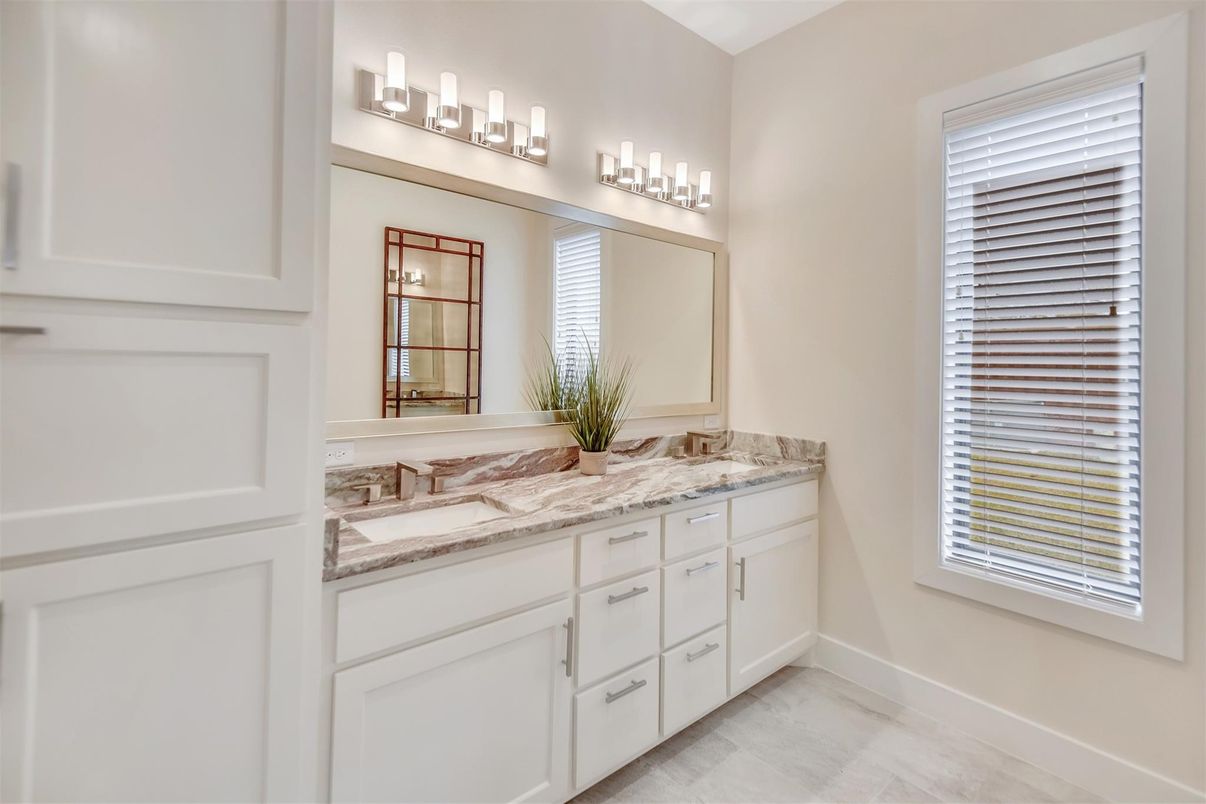 Bathroom, Dual Sink Vanities, Interior