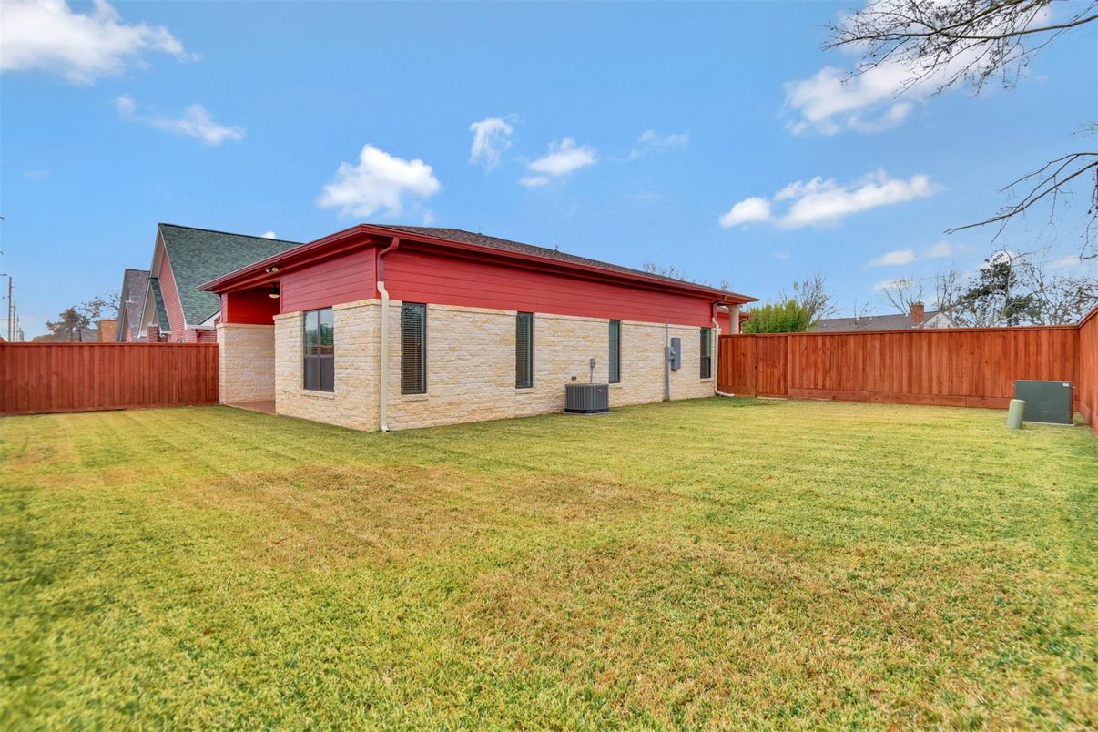 Backyard, Exterior