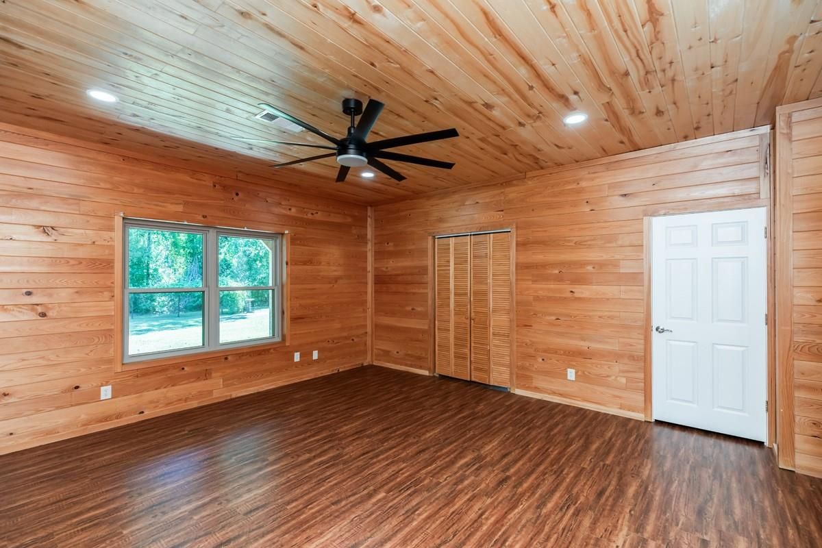 Empty room, Interior, Recessed Lighting, Wooden Ceilings, Wood Texture Flooring, Wooden Walls