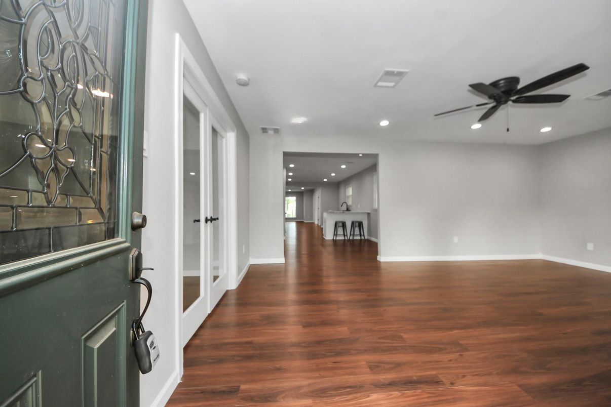 Empty room, Interior, Recessed Lighting, Wood Texture Flooring