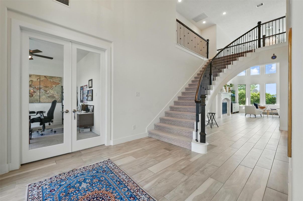 Interior, Recessed Lighting, Wood Texture Flooring
