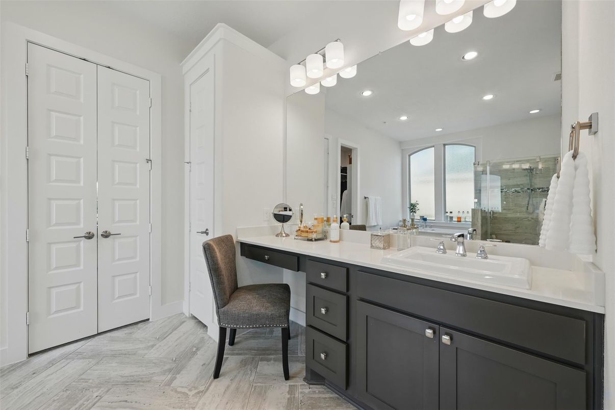 Bathroom, Interior, Recessed Lighting, Wood Texture Flooring