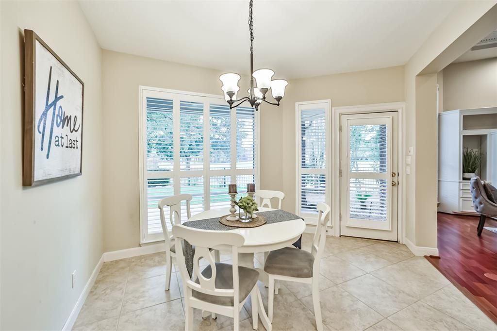 Chandelier, Dining room, Interior, Pendant Lights