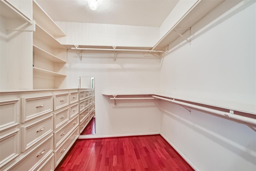 Interior, Walk-in Closets, Wood Texture Flooring