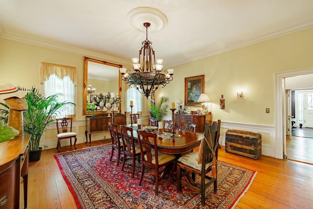 Chandelier, Dining room, Interior, Wood Texture Flooring
