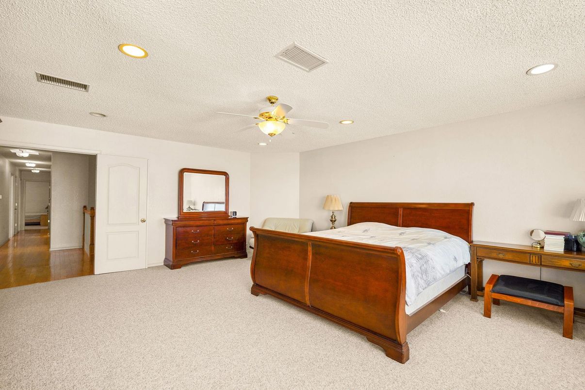 Bedroom, Interior, Recessed Lighting