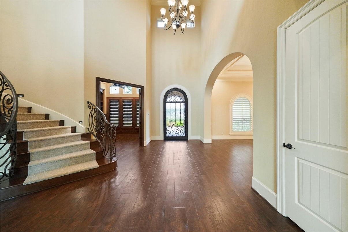 Chandelier, Interior, Wood Texture Flooring