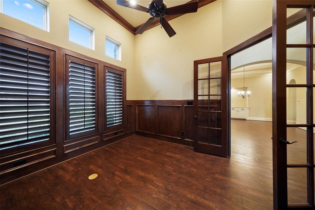 Chandelier, Interior, Wood Texture Flooring