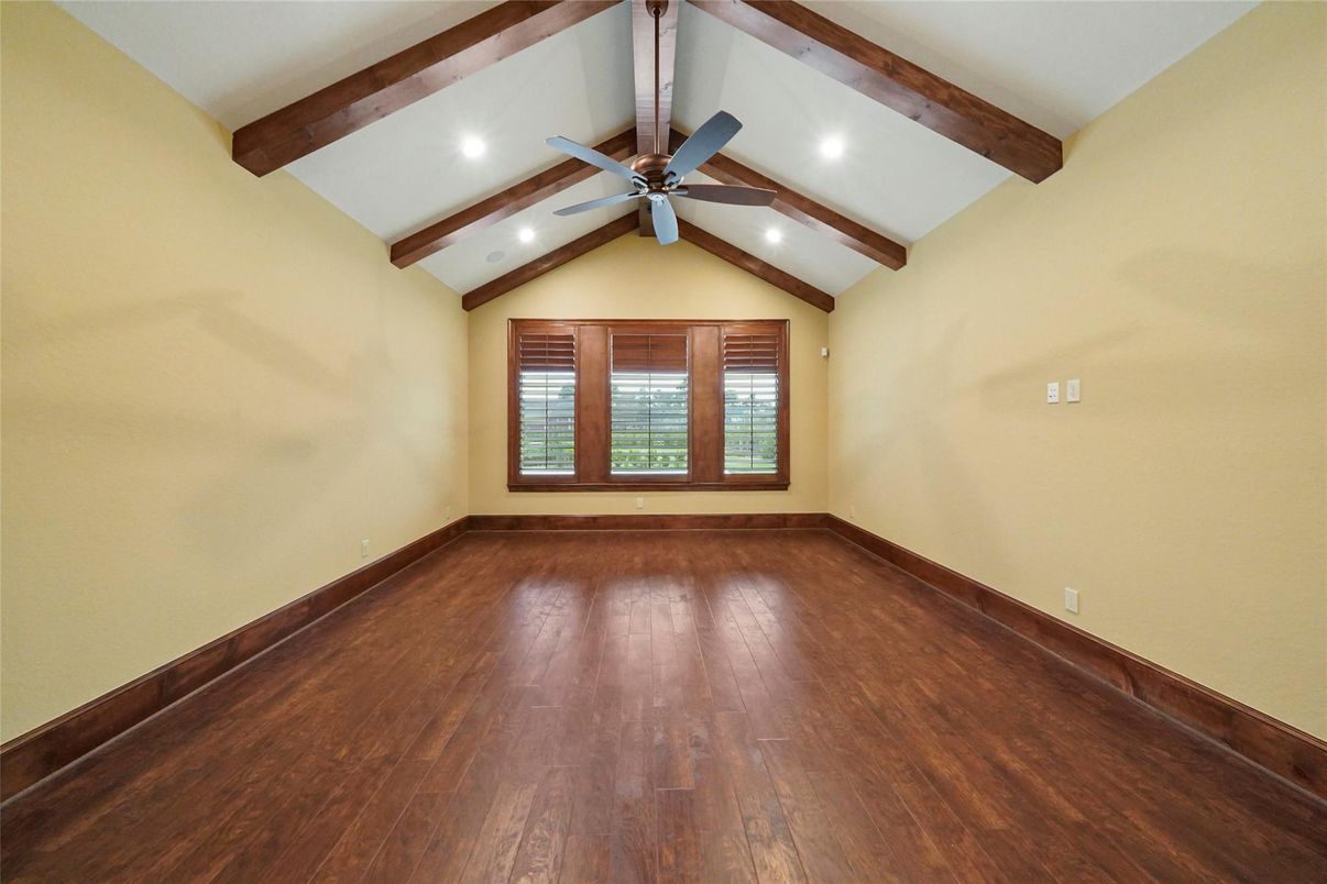 Empty room, Interior, Recessed Lighting, Wooden Beams, Wood Texture Flooring