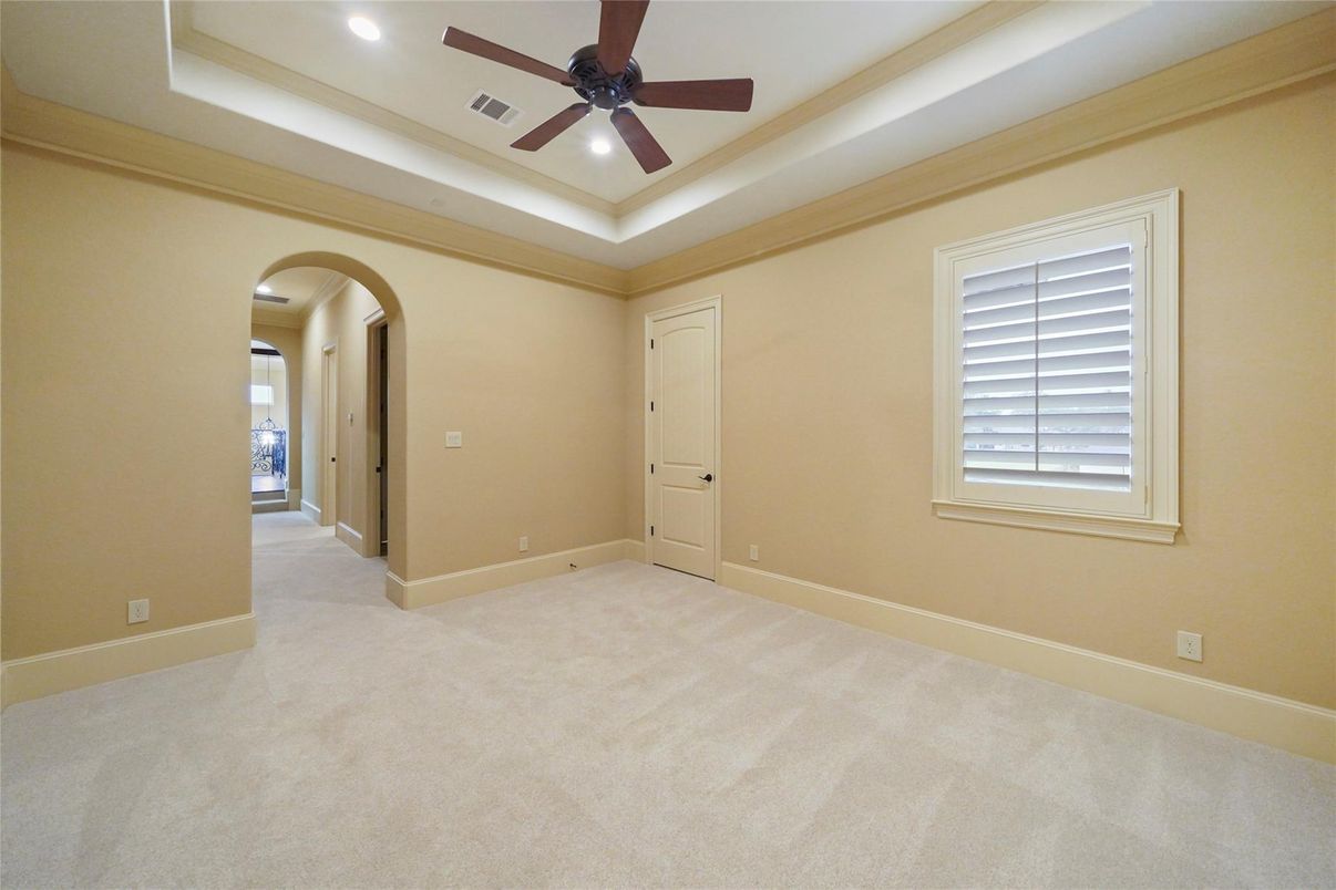 Empty room, Interior, Recessed Lighting