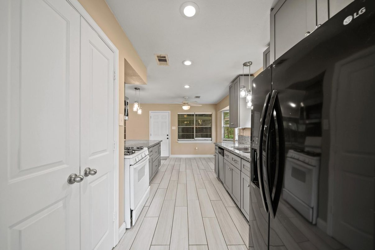 Interior, Kitchen, Pendant Lights, Recessed Lighting