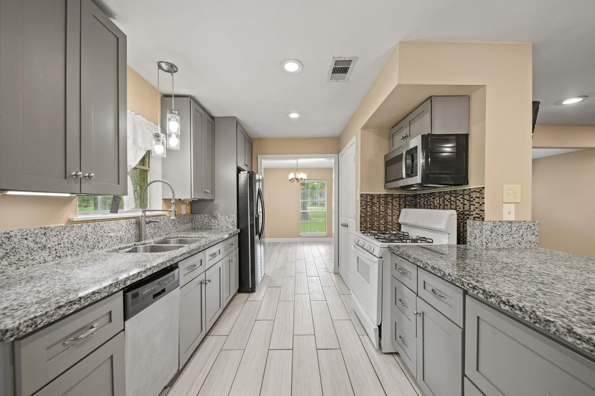 Interior, Kitchen, Pendant Lights, Recessed Lighting