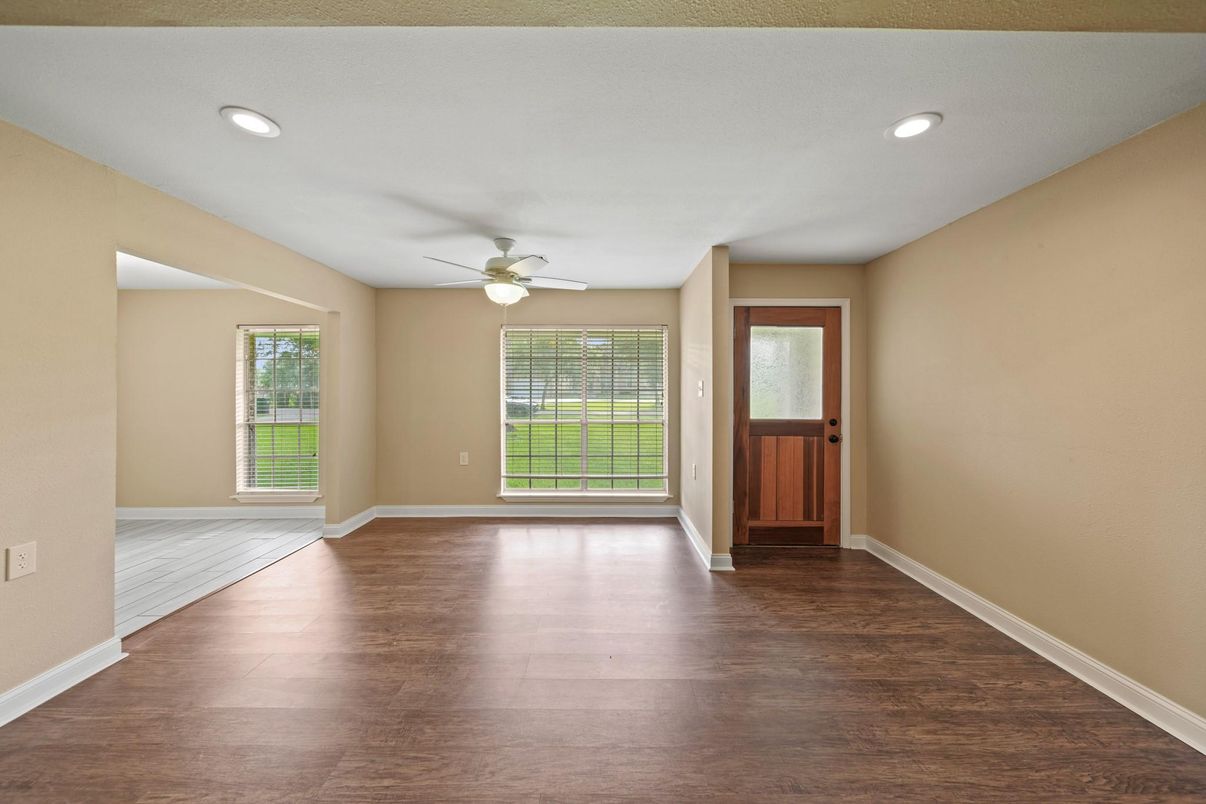 Empty room, Interior, Recessed Lighting, Wood Texture Flooring