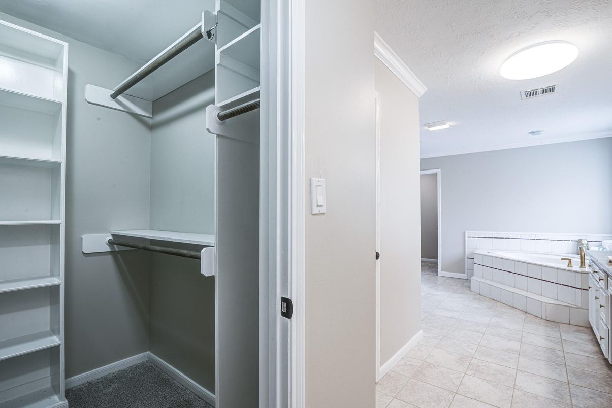 Interior, Recessed Lighting, Walk-in Closets
