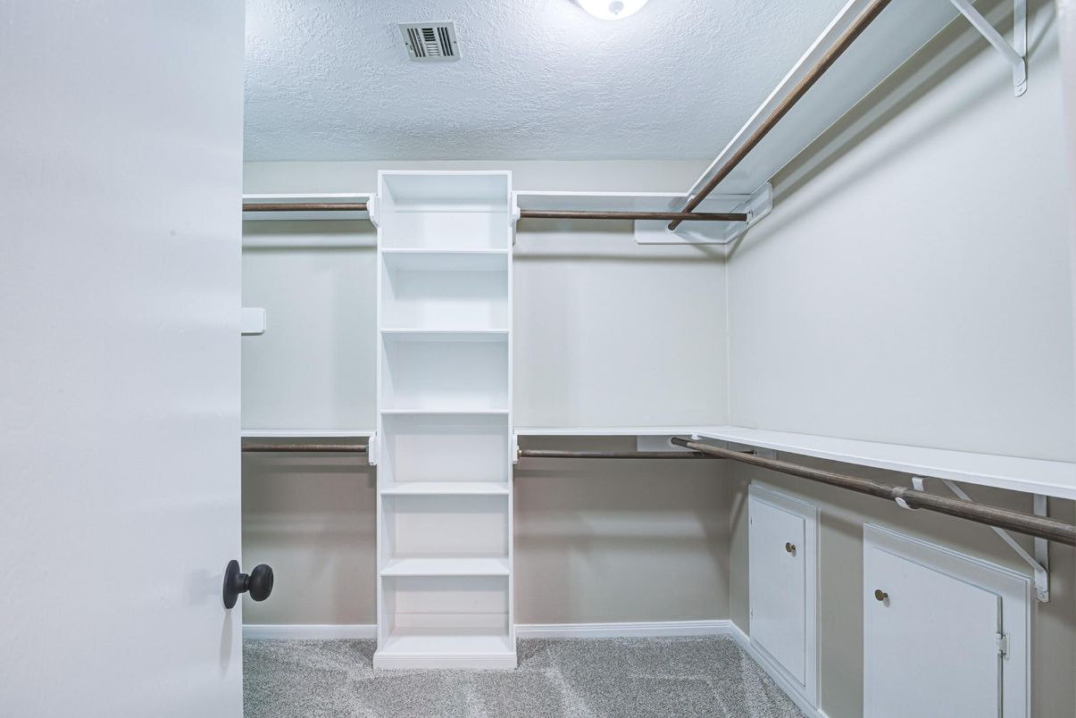 Interior, Walk-in Closets
