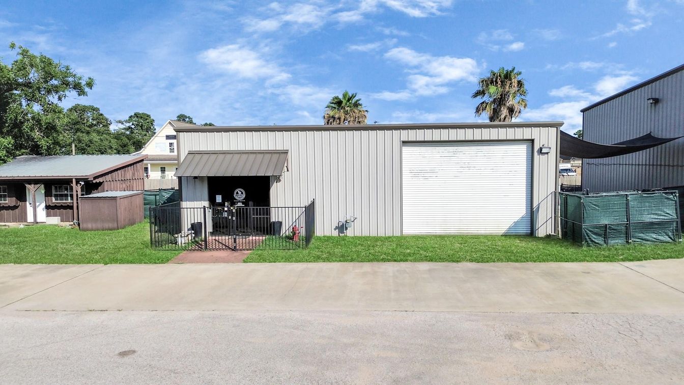 Backyard, Detached Garage, Exterior
