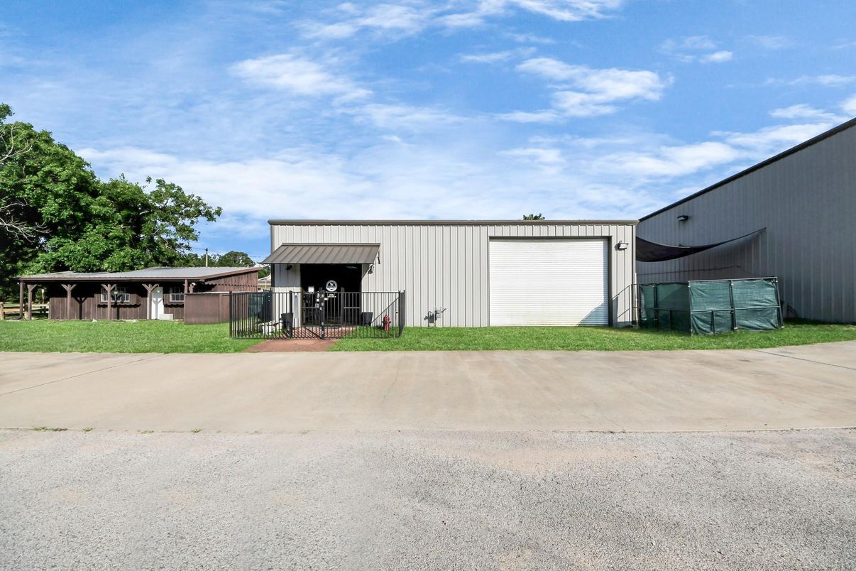 Backyard, Detached Garage, Exterior