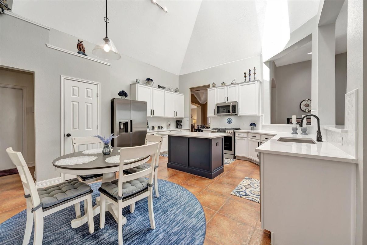 Dining room, Interior, Kitchen, Pendant Lights