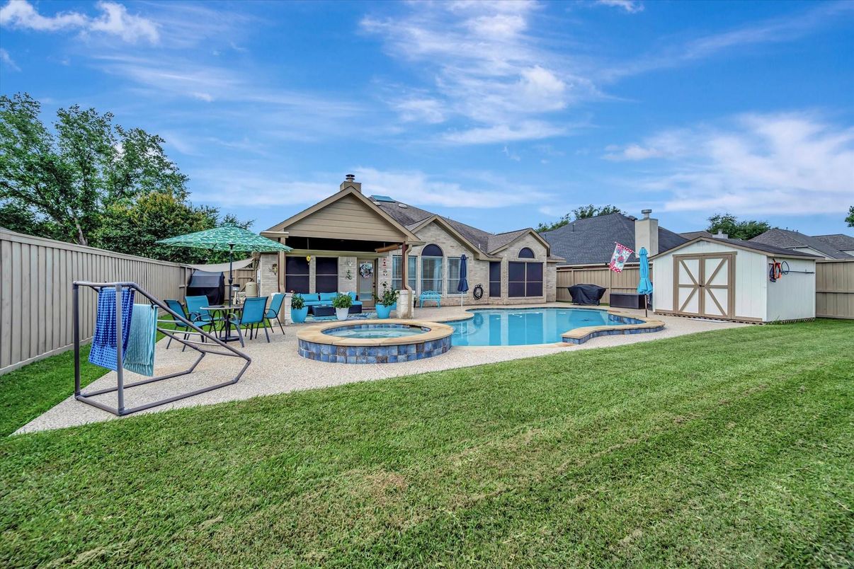 Backyard, Exterior, Pool