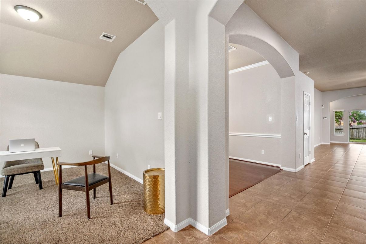 Home Office, Interior, Recessed Lighting, Wood Texture Flooring