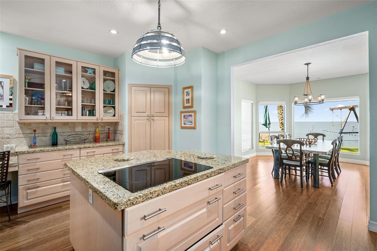 Chandelier, Dining room, Interior, Pendant Lights, Recessed Lighting, Water, Wood Texture Flooring