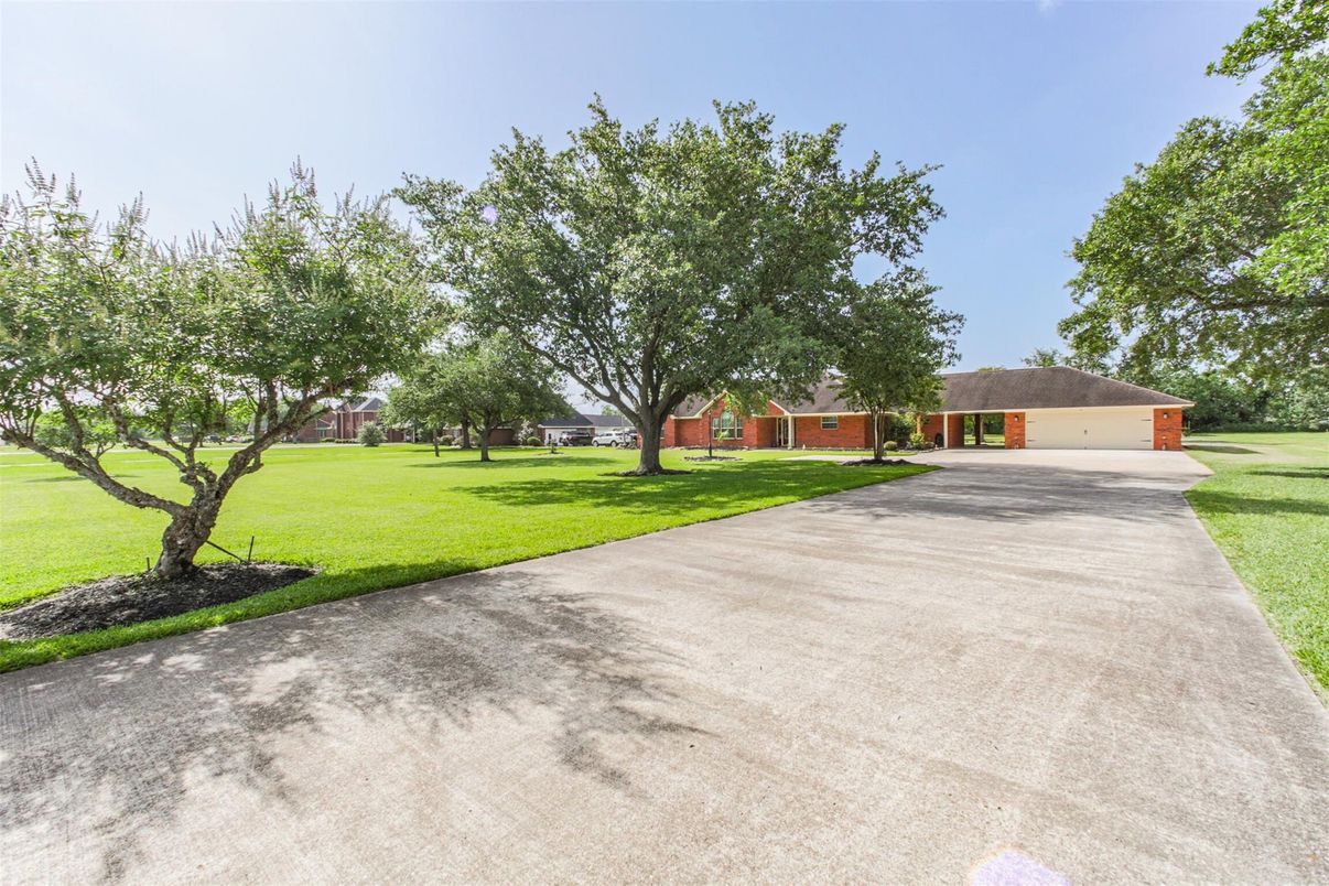 Backyard, Detached Garage, Exterior