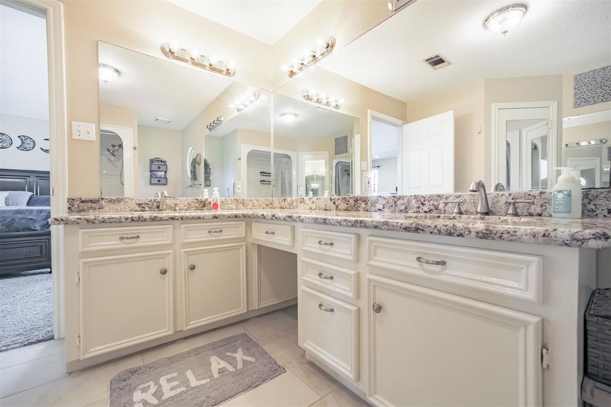 Bathroom, Dual Sink Vanities, Interior
